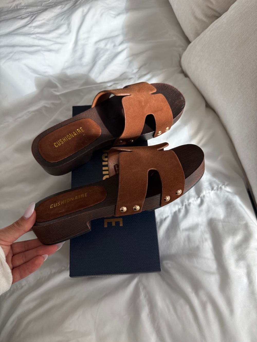 BRAND NEW Cushionaire Thai Cognac Suede Slide Sandals size 7